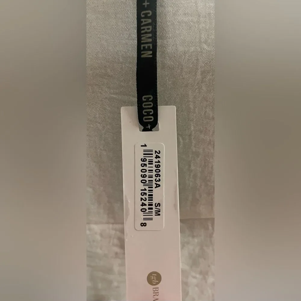 Coco + Carmen Savanna white, half button down, flutter sleeve size S/M - Picture 6 of 7